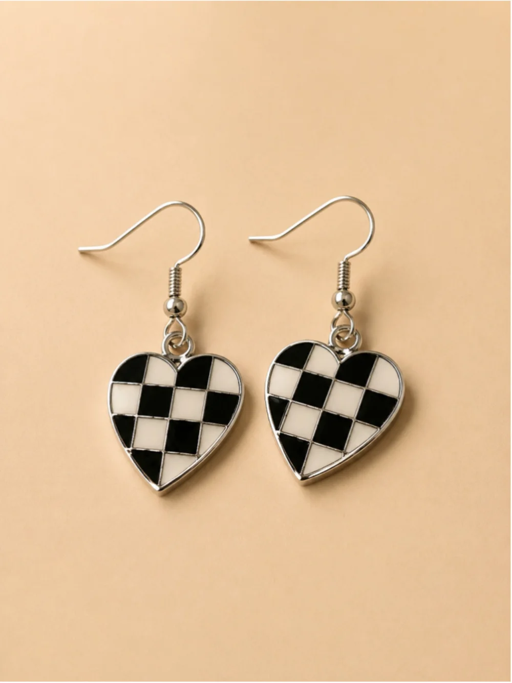 Women's Unbranded Heart Checkered Earrings One Size Black and White